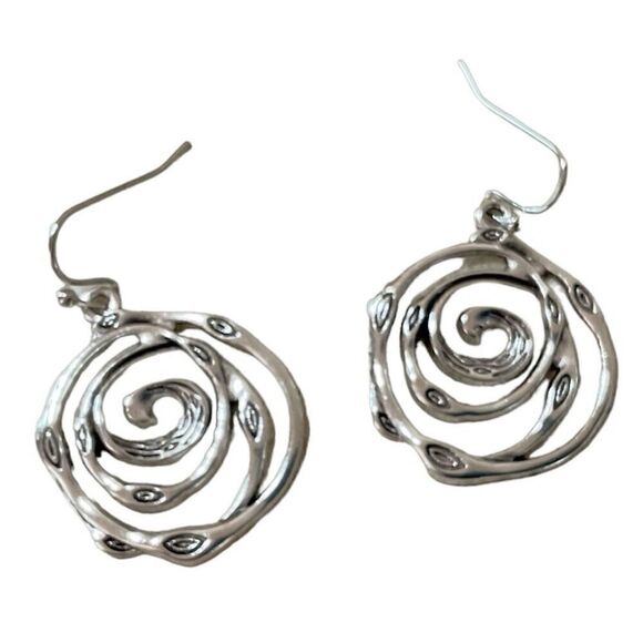 1 For $10 3 For $15 Silvery Zinc Alloy Carved Pattern Dangle Earrings NWOT - Picture 1 of 2